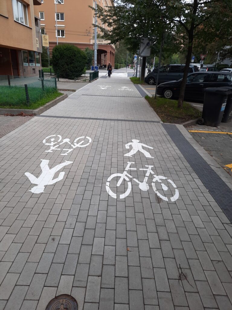 Botanická - stezka pro pěší a cyklisty