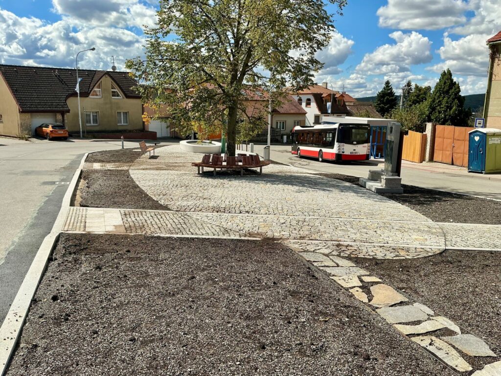 Ořešín - parková úprava návsi